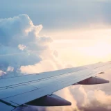 【最新版2025】航空輸送とは？海上輸送との違いを徹底解説！